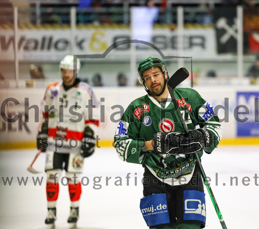 2023-10-29_031_TSV_Erding_gegen_TSV_Peissenberg | Erding, Deutschland, 29.10.2023:
Eishockey, Bayernliga Vorrunde 2023 / 2024, 5. Spieltag, TSV Erding gegen TSV Peißenberg, Endergebnis: 

Philipp Michl (Erding Gladiators, #77)

Foto: Christian Riedel / fotografie-riedel.net