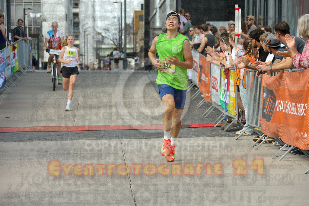 250920_1509_EX1_8442 | Sportfotografie im Rhein-Sieg Kreis, Köln, Bonn, NRW, Rheinland Pfalz, Hessen, etc. Unser Tätigkeitsfeld umfasst den Laufsport vom Volkslauf über den Marathon, Duathlon, Triathon bis zum Ultralauf wie Kölnpfad Ultra oder Schindertrail.