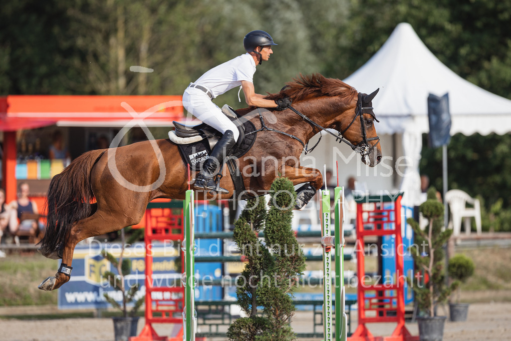 230624_PfSpTa_GroßerPreis-252 | Deine schönsten Turniermomente als professionelle Fotos! Entdecke hochwertige Pferdesport-Fotografie im Online-Shop. Jetzt Fotos finden & bestellen!