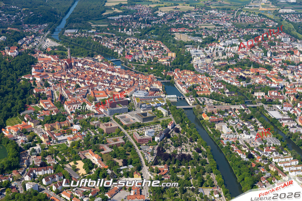 Das Luftbild der Stadt Landshut wurde 2021 vom Flugzeug heraus erstellt (keine Drohne) Aufnahmehöhe ca.450 Meter- hohe Bildauflösung und Druck-Qualität garantiert!