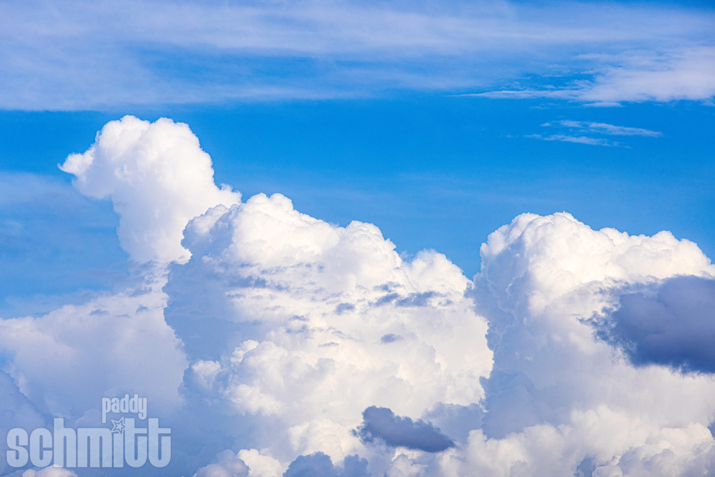 PS-Wolken-2026-28 | Entdecke die größte Bildgalerie der Region mit Fotografien aus dem Allgäu, der Bodenseeregion, Oberschwaben, dem Donautal und der Schwäbischen Alb. Landschaften, Luftaufnahmen und Reisefotografie als Wandbild und Fotokunst. - Realisiert mit Pictrs.com