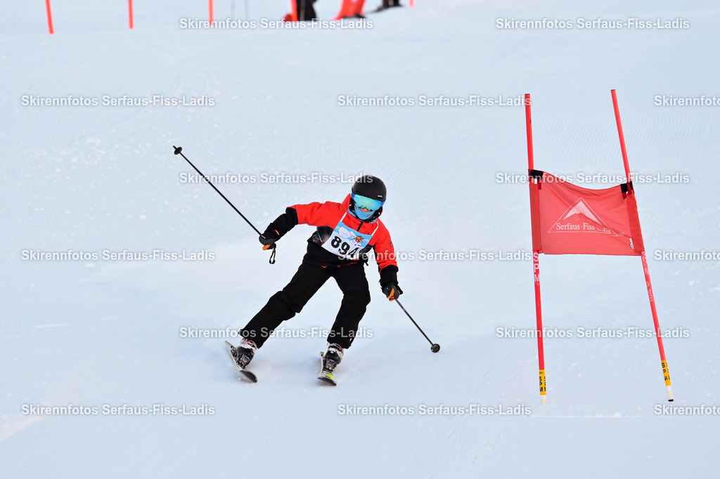 SRF_25.12.2025_0288 | Skirennfotos,Serfaus,Fiss,Ladis,Kinderskirennen,Winter,Tirol,Oberland,skirace,SFL,feelfree,weil wir's genießen,ski,Ski,skifahren,Sonnenplateau, - Realisiert mit Pictrs.com