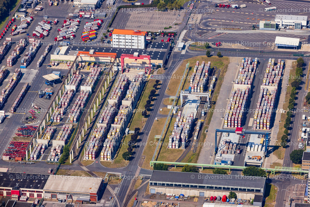 Luftbild Technische Anlagen im Industriegebiet Chempark Dormagen  439A2795 | Technische Anlagen im Industriegebiet Chempark Dormagen im Ortsteil Chorweiler in Köln im Bundesland Nordrhein-Westfalen. Der Produktionsschwerpunkt des Standorts liegt auf der Entwicklung und Herstellung von Pflanzenschutzmitteln, Polymeren, Kunststoffen und Kautschuken - Realisiert mit Pictrs.com