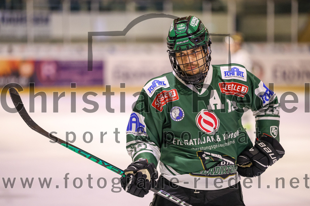 2024-02-02_145_TSV_Erding_gegen_ERSC_Amberg | Erding, Deutschland, 02.02.2024:
Eishockey, Bayernliga Vorrunde 2023 / 2024, 30. Spieltag, TSV Erding gegen ERSC Amberg, Endergebnis: 1:0

Daniel Krzizok (Erding Gladiators, #18)

Foto: Christian Riedel / fotografie-riedel.net