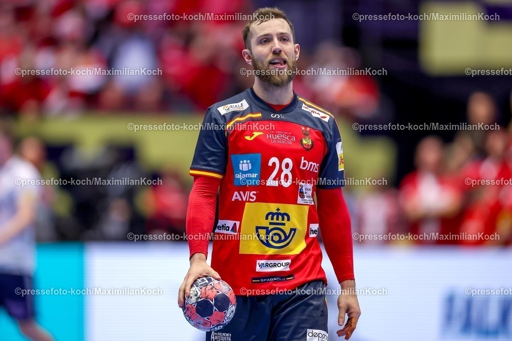 EHF22012602147 | 22.01.2026, Handball, Men's EHF EURO 2026, Spanien - Norwegen, Jyske Bank Boxen in Herning, Dänemark, Main Round:  Aleix Gomez Abello (Espania #28) enttäuscht Enttäuschung 