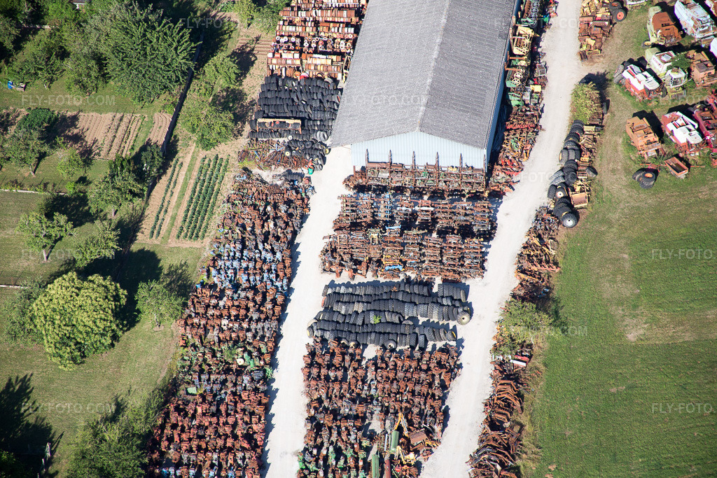 Aerial view: View of the town in Talcy in the state Loir et Cher, France.Photo: IMG_082187.jpg taken on 06/20/2015 by Werner Riehm/FLY-FOTO.comResolution of the original: 5472 x 3648 px