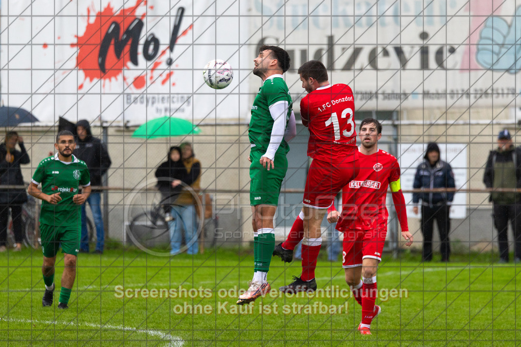20261011_152049_0051_(c)_by_PhotoPeet | #,KSG Eislingen (grün) vs. 1.FC Donzdorf (rot), Fußball, Bezirksliga - Bezirk Neckar/Fils, 07. Spieltag, Saison 2026/2027, Rasensportplatz, Albstraße 69, 73054 Eislingen, 11.10.2026 - 15:00 Uhr,Foto: PhotoPeet / Sport- &amp; Eventfotografie / Peter Harich