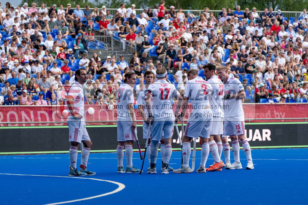 Final4_20250531-1747-HK108119 | Krefeld, Deutschland, 31.05.2025:  Feldhockey Final4 2025 – „Deutsche Feldhockey-Meisterschaften 2025“ im Gerd-Wellen-Hockeyanlage am 31.05.2025 in Krefeld, Deutschland. (Foto von Kramhöller/Fehrmann/Kaste)Krefeld, Germany, 31.05.2025: Feldhockey Final4 2025 – „Deutsche Feldhockey-Meisterschaften 2025“ in Gerd-Wellen-Hockeyanlage at 31.05.2025 in Krefeld, Deutschland. (Foto from Kramhöller/Fehrmann/Kaste)
