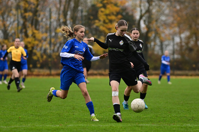 Fußball I Juniorinnen I Saison 2025-2026 I Niedersachsenpokal I Viertelfinale I JFV A-O-B-H-H - FC Rosengarten I 32328 | Der Sportfotograf. - Realisiert mit Pictrs.com