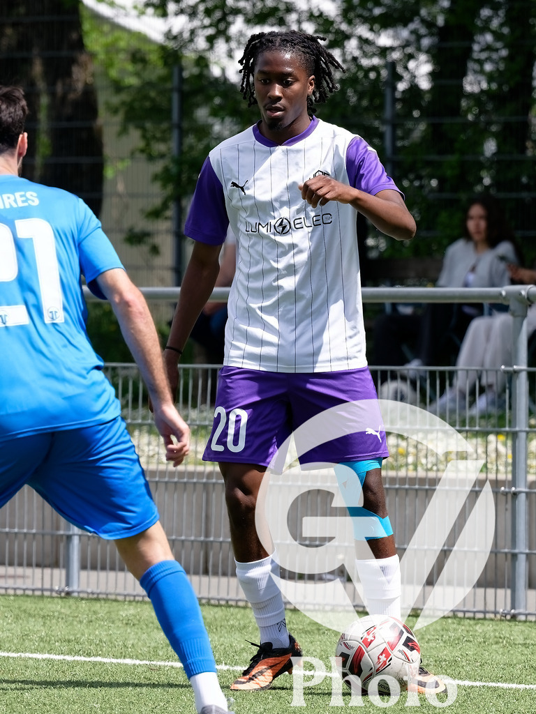 FC Vernier  v UGS FC  - 2eme ligue inter  | Geneva, Switzerland - April 19 : during the 2eme ligue inter  match between FC Vernier  and UGS FC  at Stade de Vernier on April 19 , 2026 in Geneva, Switzerland.