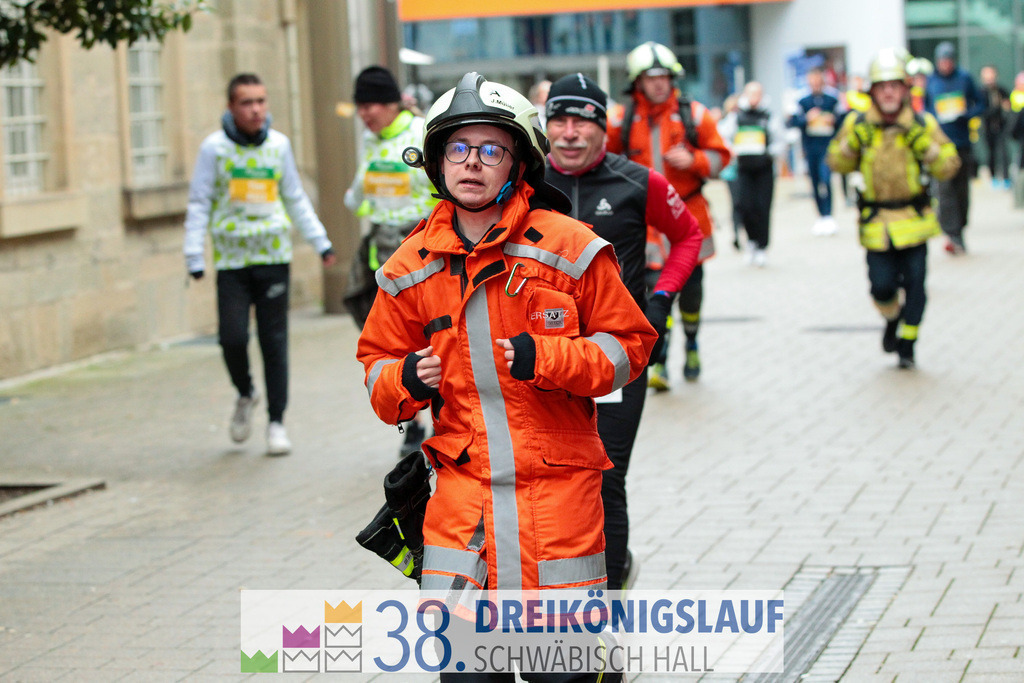 5km Roewisch Wohnbau Cup | 3 Koenigslauf 2024 5km Roewisch Wohnbau Cup - Realisiert mit Pictrs.com