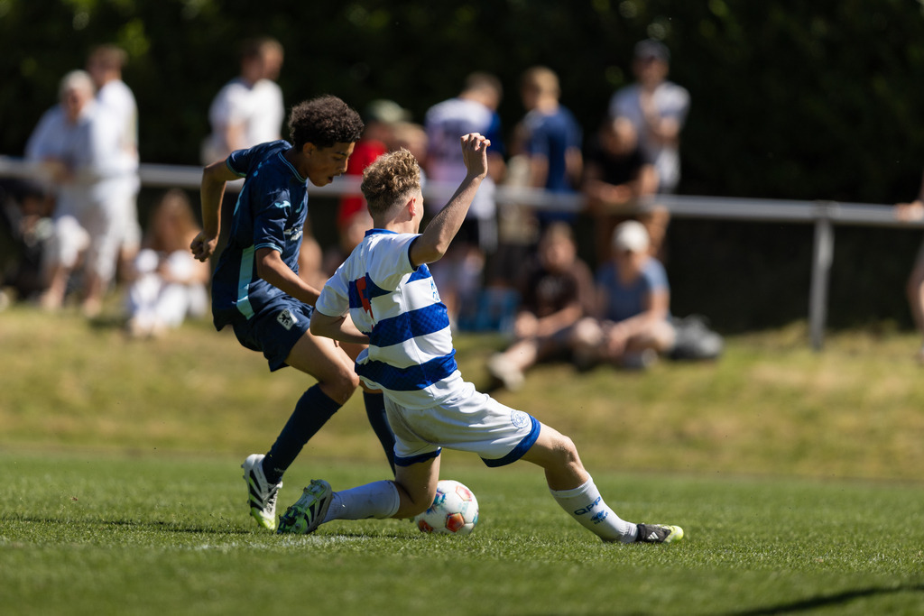 Fußball I Männer I 40. Pfingscup Hollage I 13348 | realhellocedii - Realisiert mit Pictrs.com