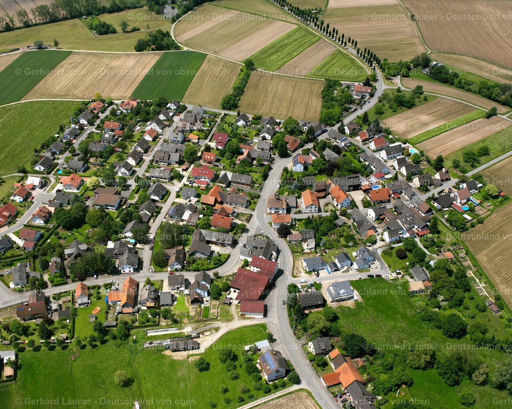 2626248 | QUERBACH 09.06.2006 Wohngebiet einer Einfamilienhaus- Siedlung  in Querbach im Bundesland Baden-Württemberg, Deutschland // Single-family residential area of settlement  in Querbach in the state Baden-Wuerttemberg, Germany Foto: Gerhard Launer