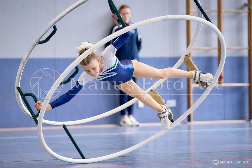2024-06-21-B-DSC03037 | Professionelle Sportfotografie in Hamburg, Schleswig-Holstein und Niedersachsen – spezialisiert auf Rhönrad, Geräteturnen, Leistungsturnen und rhythmische Sportgymnastik. Bundesweite Begleitung von Rhönrad-Events. Jetzt Sport-Fotos - Realisiert mit Pictrs.com