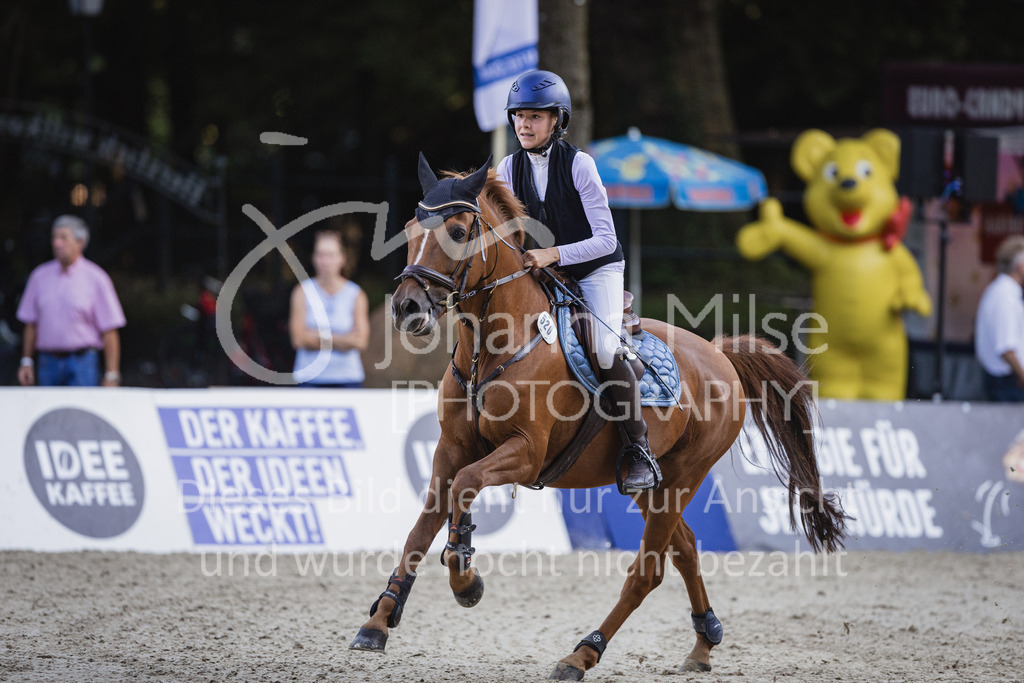 230908_OWLCh_PonyTrophy-442 | Deine schönsten Turniermomente als professionelle Fotos! Entdecke hochwertige Pferdesport-Fotografie im Online-Shop. Jetzt Fotos finden & bestellen!