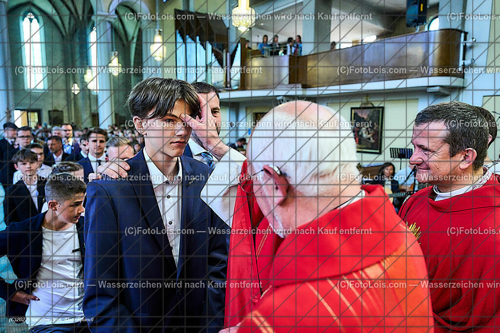 ALP2428_Pfarrfirmung Wieselburg_Sakrament der Firmung | (C)FotoLois.com, Alois Spandl, Pfarrfirmung in Wieselburg mit Firmspender Eduard Gruber (ehemaliger Generalvikar der Diözese St. Pölten), Sa 3. Juni 2023.