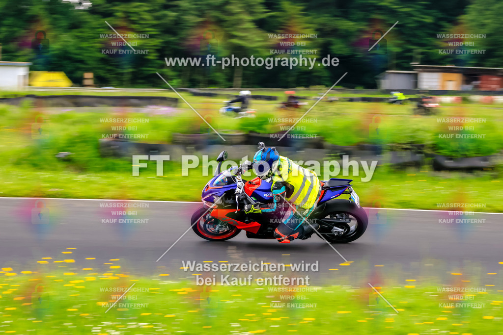 VBK-7179 | Hier findet Ihr Bilder von Touristenfahrten auf der Nürburgring Nordschleife oder von anderen Veranstaltungen die ich besucht habe. Viel Spass beim Durch Schauen 
