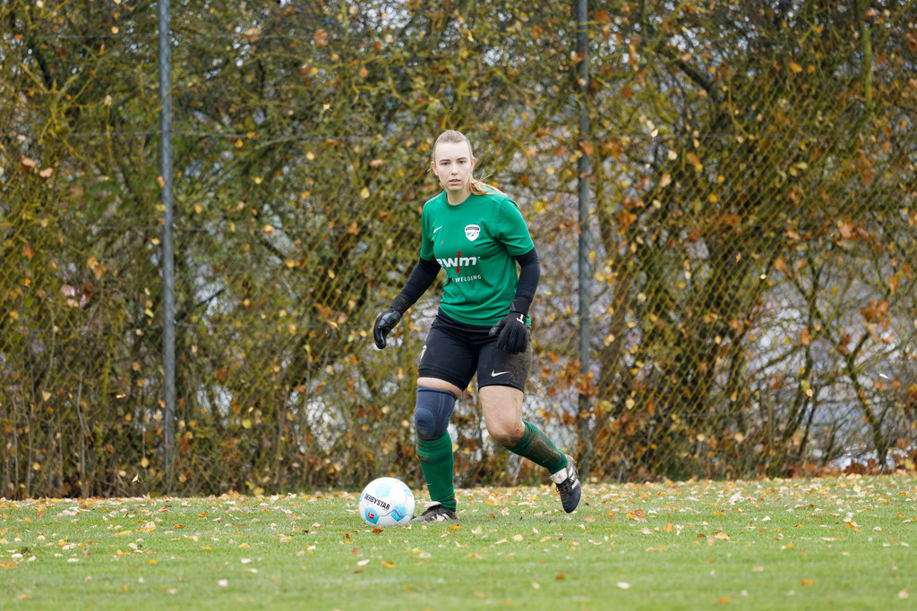 HOHFCH_251109_7609 | 1.FC Heidenheim 1846 II vs. GAST, Fußball, Frauen, Bezirksliga, 2025/2026, X. Spieltag, 03.10.2025 in Heidenheim, Kunstrasen b. Voith-Arena West(Foto: Michael Bulling) - Realisiert mit Pictrs.com