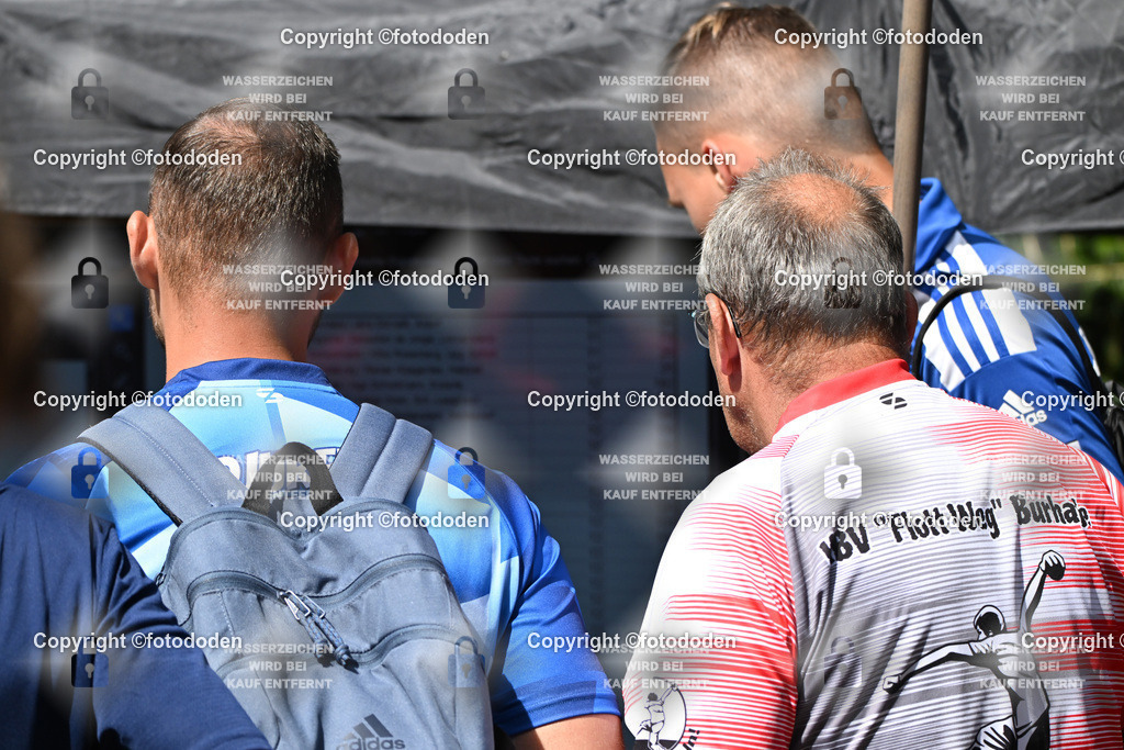 DSC_0716 | Warten auf die Ergebnisse der Vorrunde. von links: Tobias Djuren, Dieter Siebolds,  Marian Jahnke