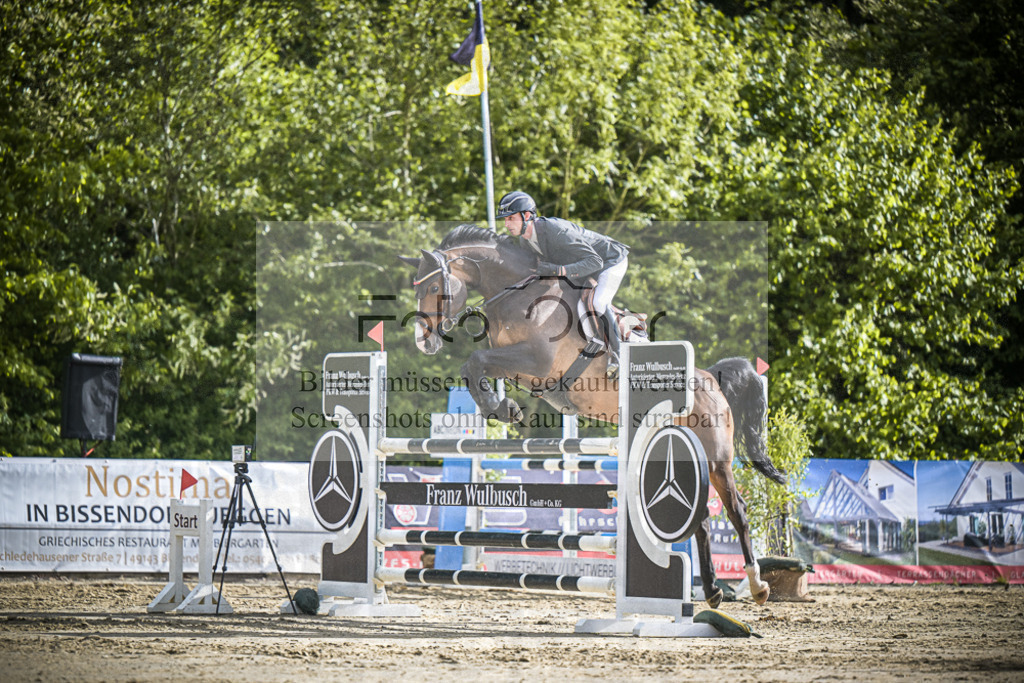 DOS_9900 | Entdecke hochwertige Reitturnierfotos von Foto Oger. Professionell, emotional und authentisch – jetzt Lieblingsmomente im Shop bestellen.Deutschlandweite Turnierfotografie. - Realisiert mit Pictrs.com