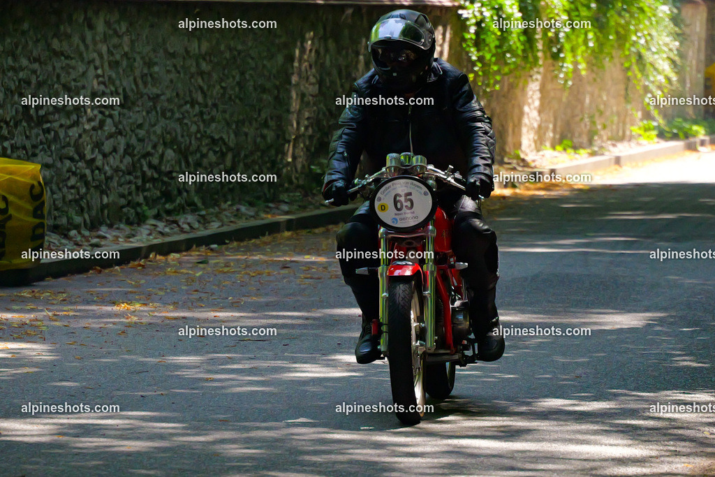 P1036702 | Erleben Sie atemberaubende, hochqualitative Fotos Ihrer Fahrt entlang der malerischen Alpenstraßen. Besuchen Sie alpineshots.com, um professionelle Aufnahmen Ihrer unvergesslichen Reise zu finden und zu kaufen - Realisiert mit Pictrs.com