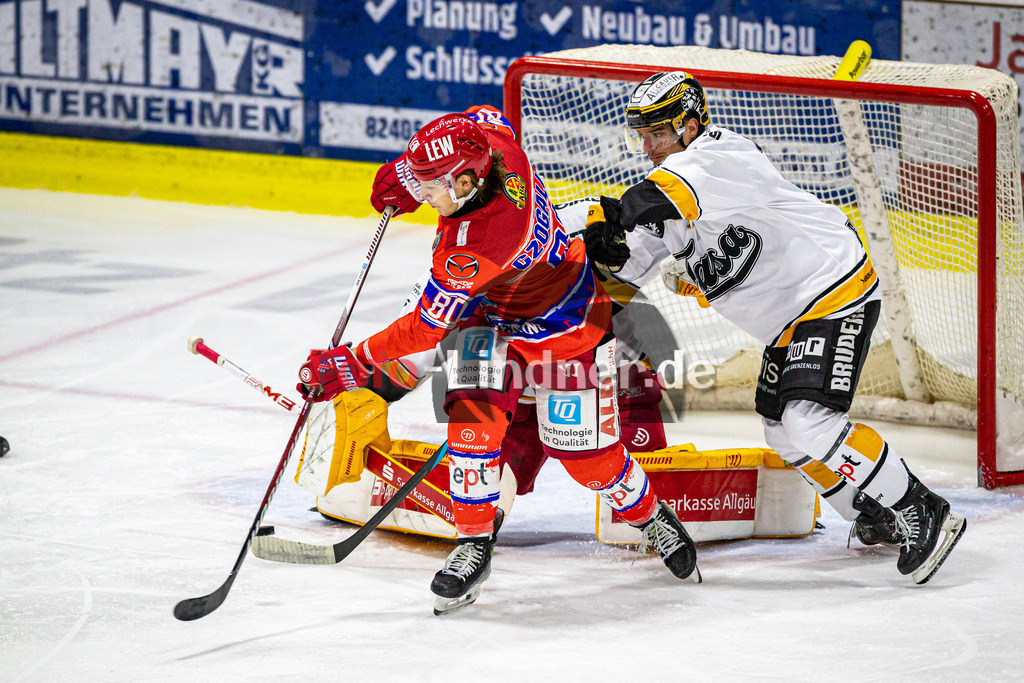 EC Peiting vs EV Füssen | Eishockey Oberliga Süd Vorrunde 2024/2025, EC Peiting vs EV Füssen, 20241002,Abfälscher Markus CZOGALLIK (ECP 80),2024-10-02 in Peiting (Eisstadion)Markus CZOGALLIK (ECP 80)Copyright: WolfgangxLindner foto-lindner.de