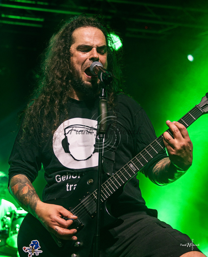 Justice Geiselwind 31.10.2025 | Frank Herberich Fotografie, Frank Herberich, Fotografie, Hochzeit, Portrait, St. Peter Ording, Ording, Westerhever, Nordsee, Frank Fotografie, Hardheim,  Odenwald,Walldürn, Band,Eventfotografie - Realisiert mit Pictrs.com