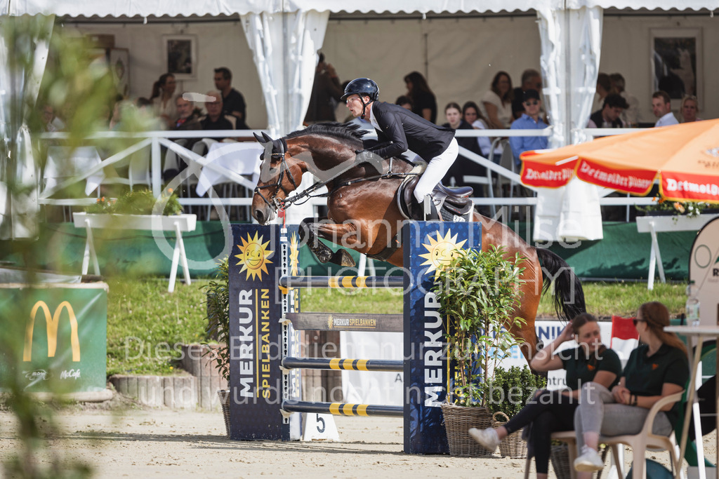 250711_BHO_2Ph-M2-2-819 | Deine schönsten Turniermomente als professionelle Fotos! Entdecke hochwertige Pferdesport-Fotografie im Online-Shop. Jetzt Fotos finden & bestellen!