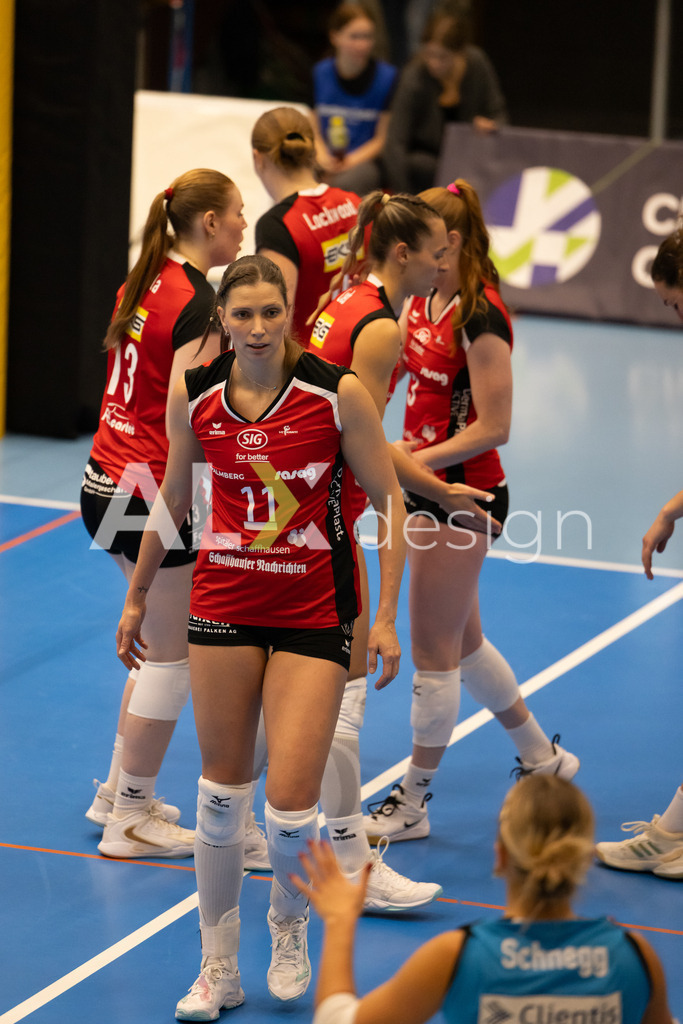 Volleyball I Frauen I Saison 2025-2026 I CEV Volleyball Challenge Cup 2026 | Women I 16th Finals I VC Kanti Schaffhausen - TJ Ostrava I 03.12.2025 | VC Kanti Schaffhausen - 11 Kateřina Holásková (CZ) – Mitte - Realisiert mit Pictrs.com