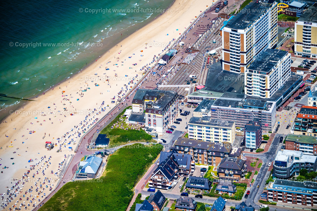 Sylt_Westerland_Miramar_Hotel_ELS_0444210625 | SYLT 21.06.2025 Hochhaus- Gebäude der Hotelanlage " Hotel Miramar " an der Dünenstraße im Ortsteil Westerland in Sylt Nordsee - Insel im Bundesland Schleswig-Holstein, Deutschland. Weiterführende Informationen bei: Kreis Hotel GmbH & Co. KG. // High-rise building of the hotel complex " Hotel Miramar " on street Duenenstrasse in the district Westerland in Sylt North Sea Island in the state Schleswig-Holstein, Germany. Further information at: Kreis Hotel GmbH & Co. KG. Foto: Martin Elsen