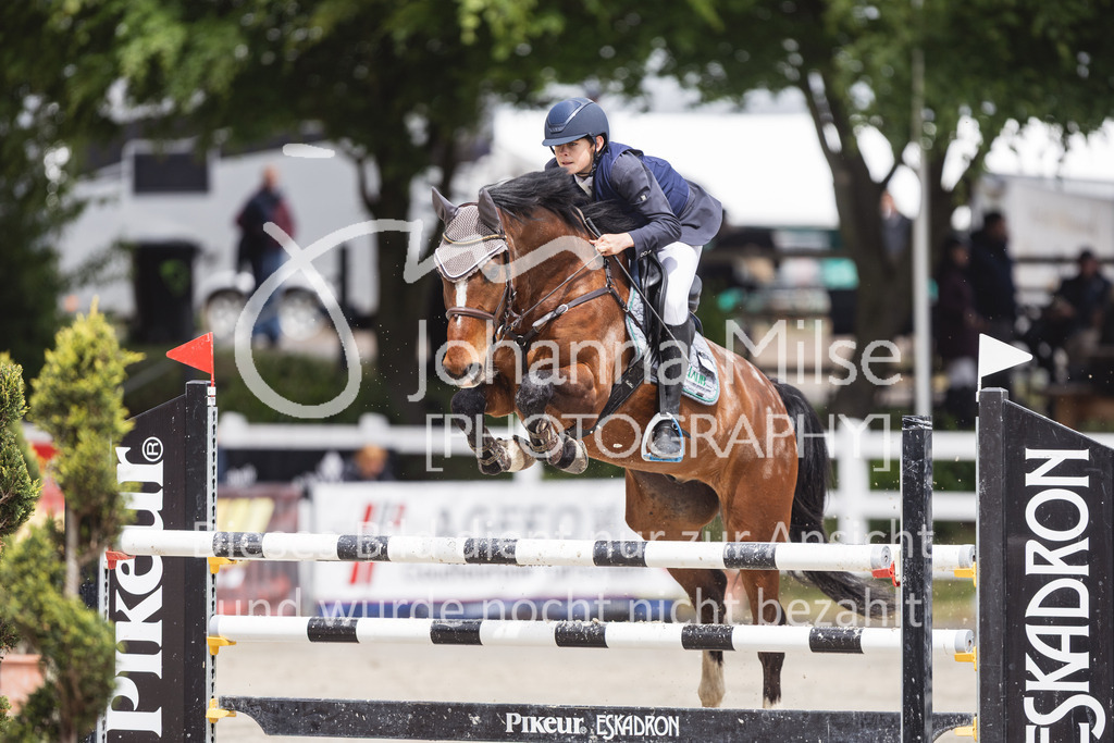 2605_MayDays_8_Youngster-M1-827 | Deine schönsten Turniermomente als professionelle Fotos! Entdecke hochwertige Pferdesport-Fotografie im Online-Shop. Jetzt Fotos finden & bestellen!