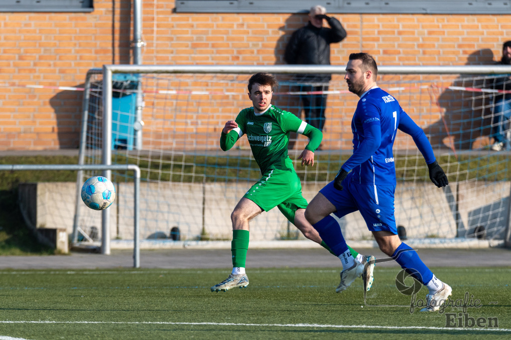 FC Rastede-Hansa Friesoythe | FC Rastede (blau)-Hansa Friesoythe (grün) am 09.02.2025 in Rastede (Sportanlage Kötterswegs), Photo: Philip Eiben 2025 - Realisiert mit Pictrs.com