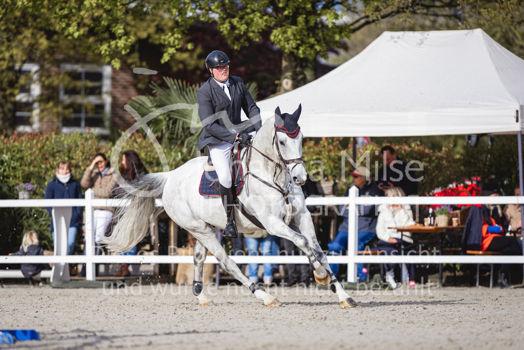 240424_Lemwerder_Stil-L-224 | Deine schönsten Turniermomente als professionelle Fotos! Entdecke hochwertige Pferdesport-Fotografie im Online-Shop. Jetzt Fotos finden & bestellen!