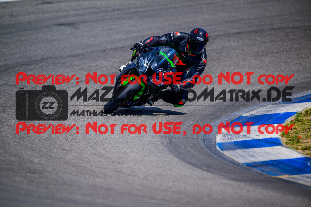 MaZZes_Fotomatrix_20250628_6007705_4465-2 | WEISS