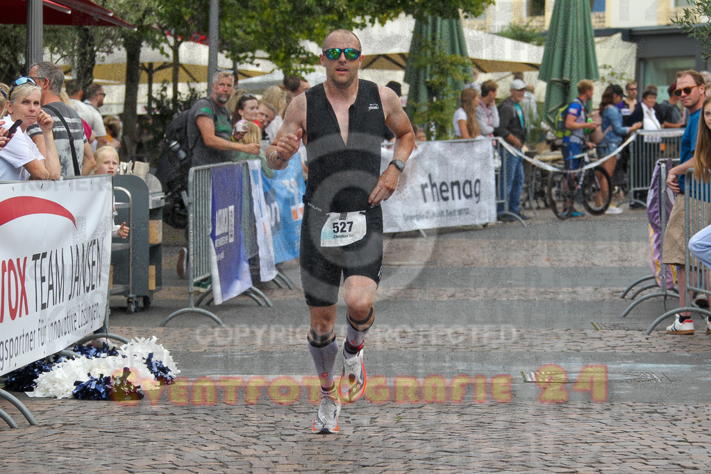 250824_1419_EV4_1562 | Sportfotografie im Rhein-Sieg Kreis, Köln, Bonn, NRW, Rheinland Pfalz, Hessen, etc. Unser Tätigkeitsfeld umfasst den Laufsport vom Volkslauf über den Marathon, Duathlon, Triathon bis zum Ultralauf wie Kölnpfad Ultra oder Schindertrail.