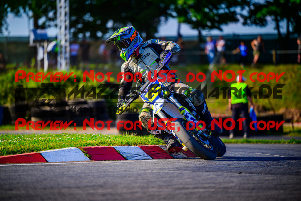 MaZZes_FotoMatrix_240511_6021986_9327 | UE40