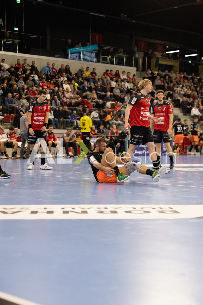 Handballen I Herren I Saison 2025-2026 I Quickline Handball League 2026 | Men I 18. Spieltag I Pfade Winterthur - Kadetten Schaffhausen I 20.12.2025 | 2 Lucas Meister (Kadetten Schaffhausen) - Kreisläufer - Realisiert mit Pictrs.com