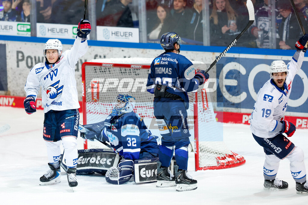 Eishockey | Luke Esposito - © Sportfoto-Sale (Jan Brüggemann) - Realisiert mit Pictrs.com
