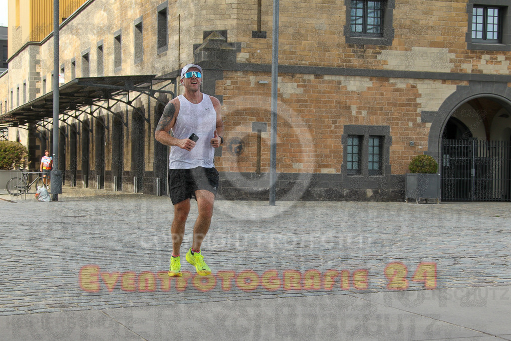 250920_1511_EV4_8222 | Sportfotografie im Rhein-Sieg Kreis, Köln, Bonn, NRW, Rheinland Pfalz, Hessen, etc. Unser Tätigkeitsfeld umfasst den Laufsport vom Volkslauf über den Marathon, Duathlon, Triathon bis zum Ultralauf wie Kölnpfad Ultra oder Schindertrail.