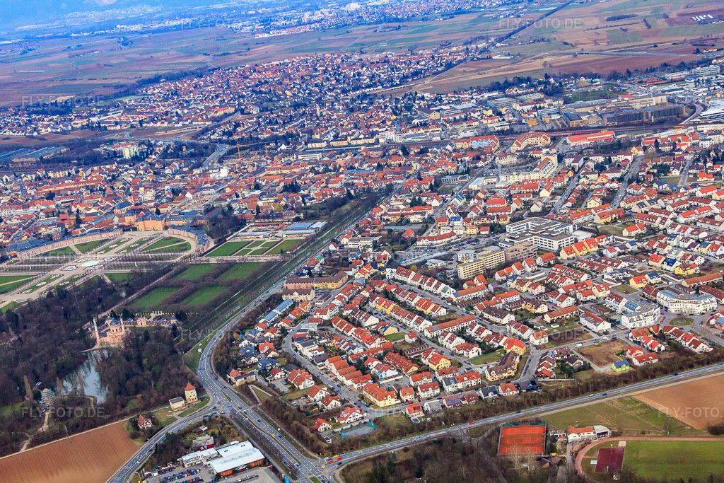 Luftbild: Ortsansicht von Südwesten in Schwetzingen im Bundesland Baden-Württemberg in Deutschland. Foto: IMG_25120.jpg vom 18.03.2010 durch Werner Riehm/FLY-FOTO.de