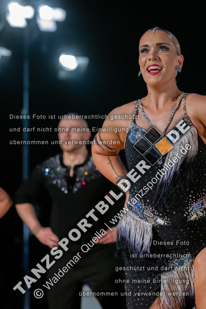 20250504-10431 | Hier finden Sie Tanz Bilder vom Latein und Standard Formationen tanzen. Sportbilder vom Tanzsport. Schöne Fotos und von Weltmeisterschaft, Europameisterschaft, Bundesliga, Regionalliga, Oberliga und Landesliga sowie von GOC Stuttgart, DanceComp, WM Bremen