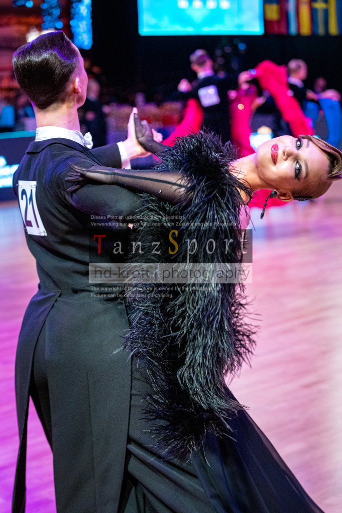 20251212_WDSF_World_Ch_Cup_RS-Std_0833-2 | Tanzsportbilder, Standardtanz, Lateintanz, WDSF, DTV, LTVB, dancecomp, goc, hessen tanzt, blaues band der spree, walzer, tango, wiener walzer, slowfox, quickstepp, samba, rumba, cha-cha-cha, paso doble. jive, hd-kroft photography, turniertanzsport
