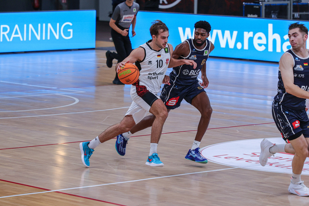 Pro A BAYER GIANTS vs Eisbären Bremerhaven-22 | Fotos von Basketballspielen aus dem Raum NRW fotografiert von Gero Mueller-Laschet und Daniel Schaefer - Realisiert mit Pictrs.com