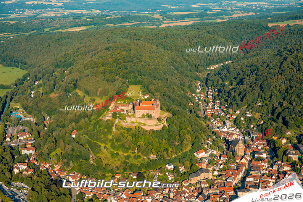 Das Luftbild zeigt :  Kulmbach - Die Luftaufnahme wurde 2024 vom UL-Flugzeug aus erstellt ( keine Drohne ) - Hochauflösende Luftaufnahme - Für grossformatige Ausdrucke geeignet. Die Geschenkidee !Mit Lizenz und Bildrechte bestellbar