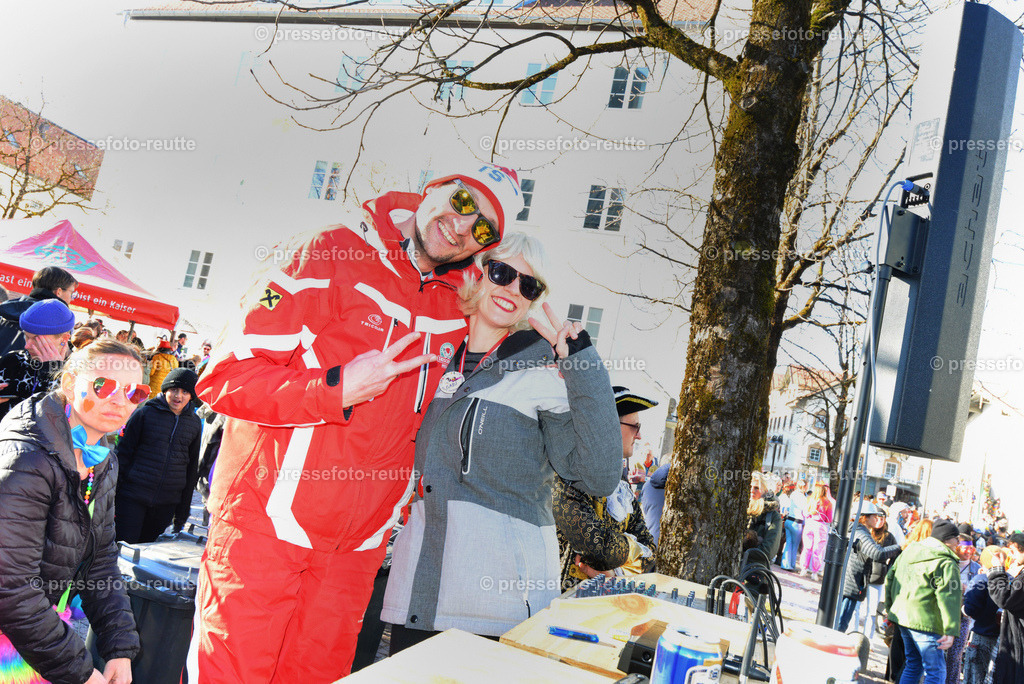 xnews-2023-Feb16-Unsinniger_Fasching_Reutte-nik-WTV_7538 | Info aus dem Bezirk Reutte/Ausserfern Tirol sowie eine umfangreiche Bilddatenbank über die gesamte Region: Lechtal, Talkessel Reutte, Tannheimertal, Zwischentoren. Lech, Plansee, Zugspitze, Grenztunnel, B179, Fernpassstraße, Verkehr, Lawinen, Tradition, - Realisiert mit Pictrs.com