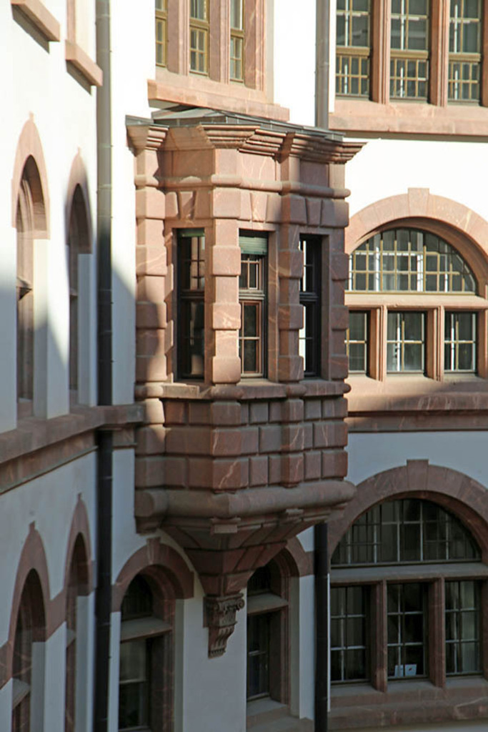 Bildlexikon Leipzig - Neues Rathaus - Pappenheimer Erker | Das Team hinter BILDLEXIKON LEIPZIG bündelt historische wie aktuelle Informationen über die Stadt Leipzig in Text und Bild auf einer Plattform und stellt diese der interessierten Öffentlichkeit zur Verfügung.