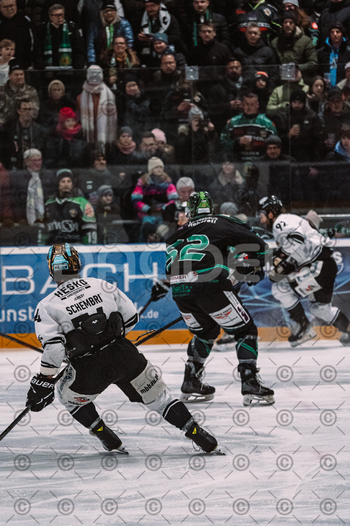 Alligators_vs_Passau_26_12_2025-023 | Höchstadt Alligators Fotogalerie: Eishockey-Action aus Franken. Professionelle Spielfotos, Portraits & Stadionbilder zum Download. Jetzt entdecken! - Realized with Pictrs.com