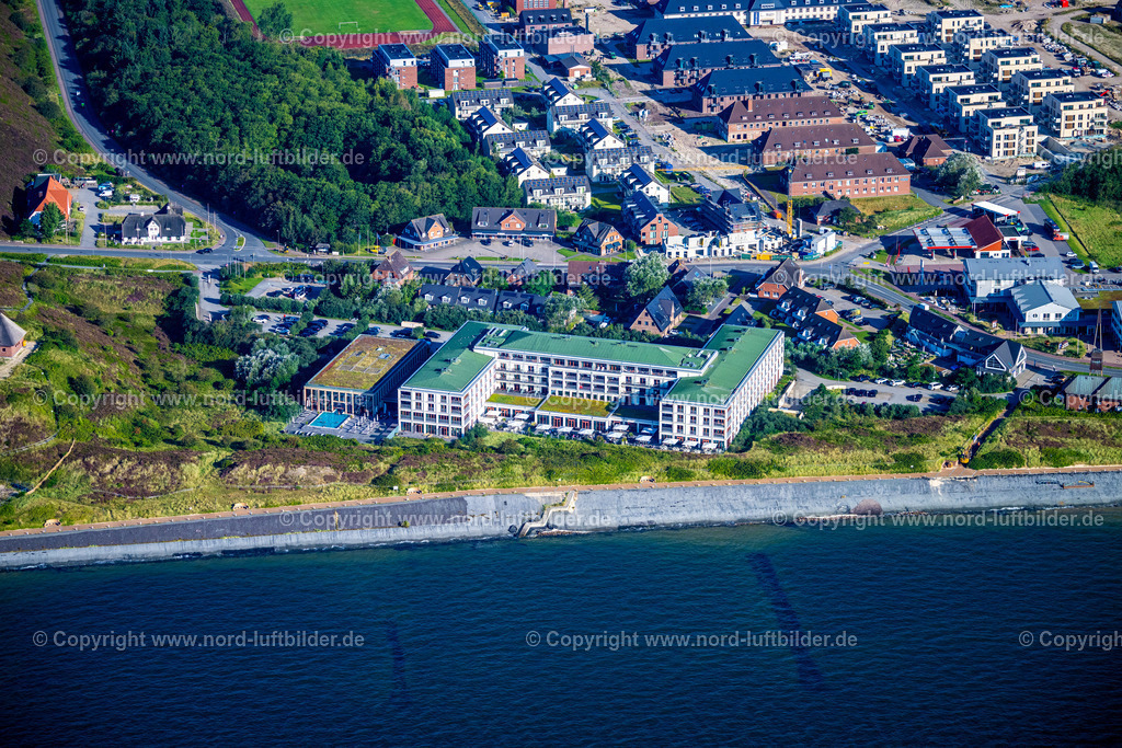 Sylt_List_Arosa_Hotel_ELS_2550280824 | LIST 28.08.2024 Gebäudekomplex der Hotelanlage " A-Rosa Sylt " in List auf der Insel Sylt im Bundesland Schleswig-Holstein, Deutschland. Weiterführende Informationen bei: A-ROSA Resort GmbH. // Complex of the hotel building " A-Rosa Sylt " in List on Island Sylt in the state Schleswig-Holstein, Germany. Further information at: A-ROSA Resort GmbH. Foto: Martin Elsen