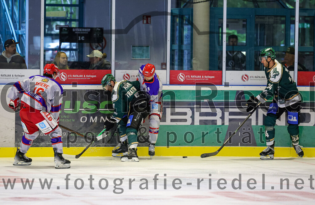 2025-09-14_035_TSV_Erding_gegen_EC_Peiting | Erding, Deutschland, 14.09.2025:Eishockey, Oberliga Süd 2025 / 2026, Testspiel, TSV Erding gegen EC Peiting, Endergebnis: 2:3Foto: Christian Riedel / fotografie-riedel.net