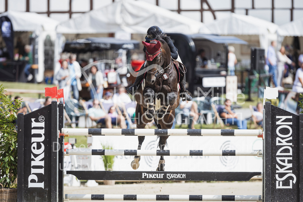 250711_BHO_2Ph-M2-2-802 | Deine schönsten Turniermomente als professionelle Fotos! Entdecke hochwertige Pferdesport-Fotografie im Online-Shop. Jetzt Fotos finden & bestellen!